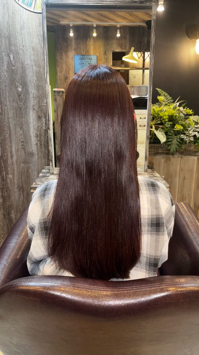 ロング カット ヘアカラー 上田 良夢のヘアスタイル