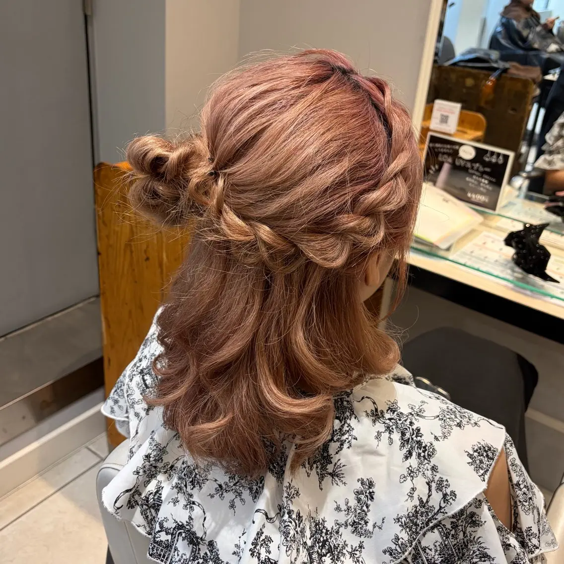 ミディアム ヘアアレンジ 🌱‬‪kou紅🌱 モデル募集中🦋のヘアスタイル