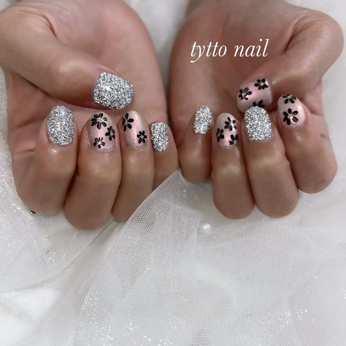 ネイル オーロラネイル フラッシュネイル フラワーネイル ガーリー オフィスネイル ハンドネイル tytto nail ❤︎eriのネイルデザイン