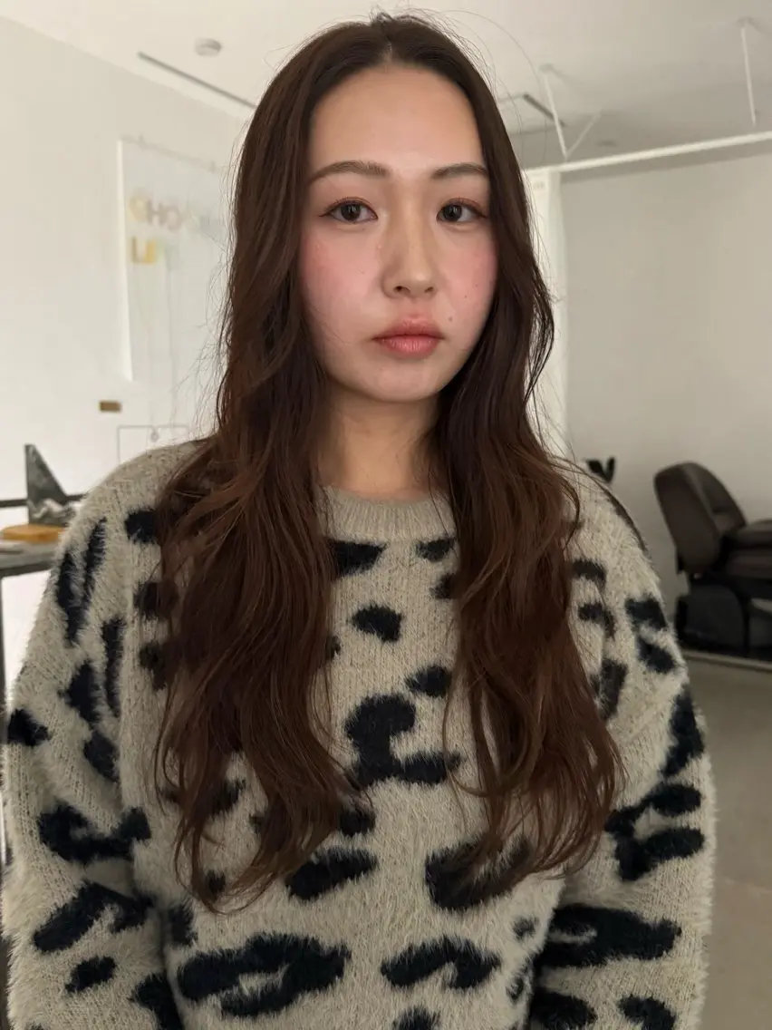 ロング ヘアカラー イシイ モエカのヘアスタイル