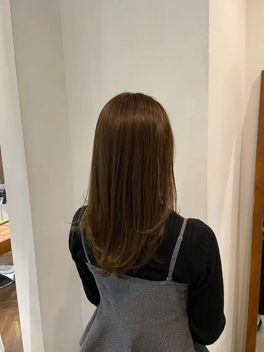 セミロング まつ あみのヘアスタイル