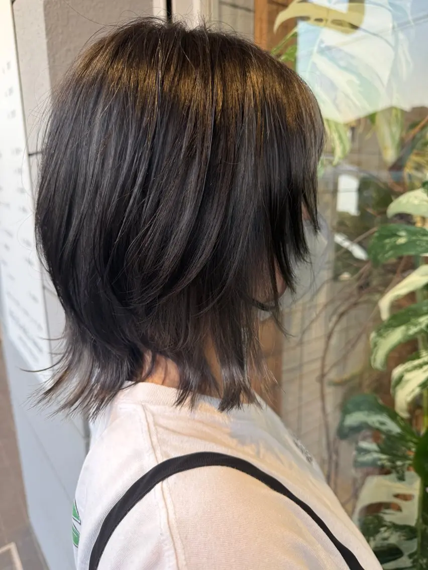 ミディアム カラー ブリーチ ボブ ウルフカット ウルフボブ 舘山 みらいのヘアスタイル