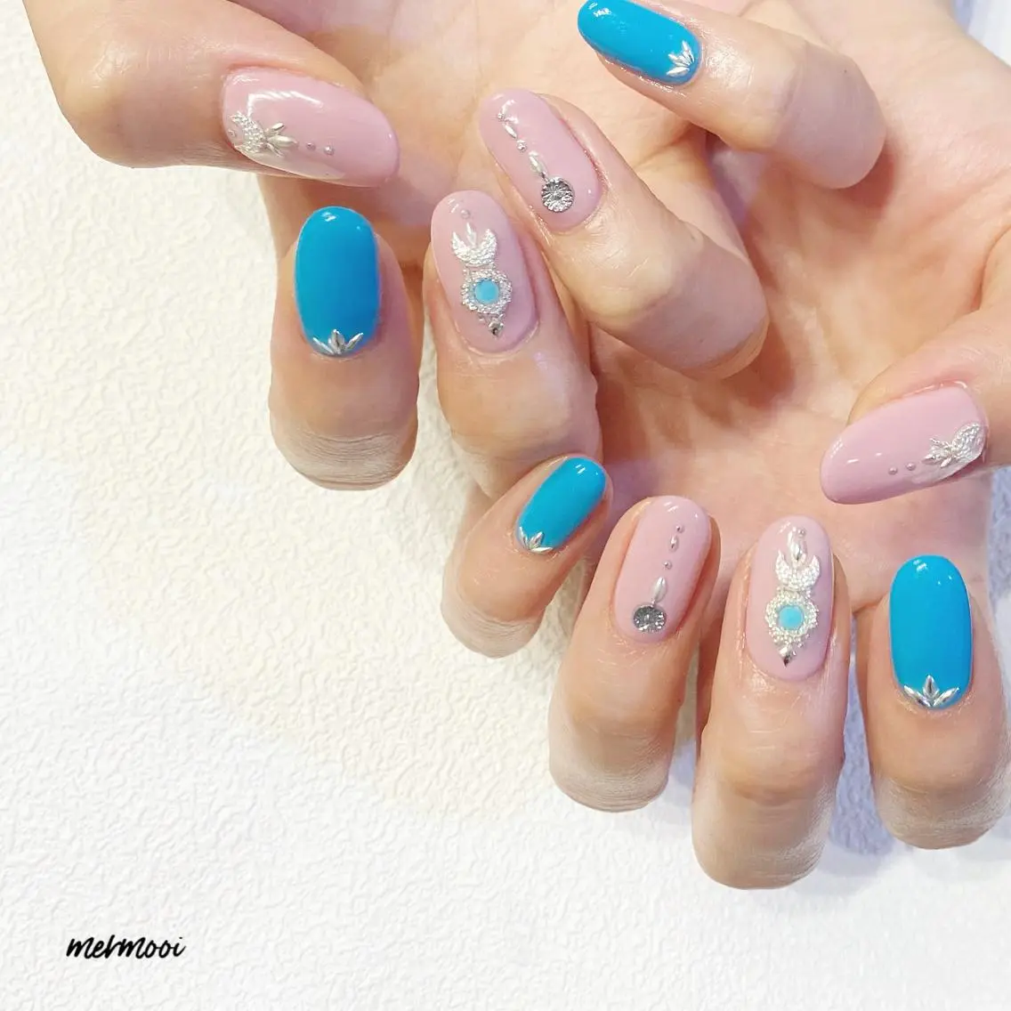 ネイル ブルー ワンカラーネイル ピンク シルバー mermooi nailのネイルデザイン