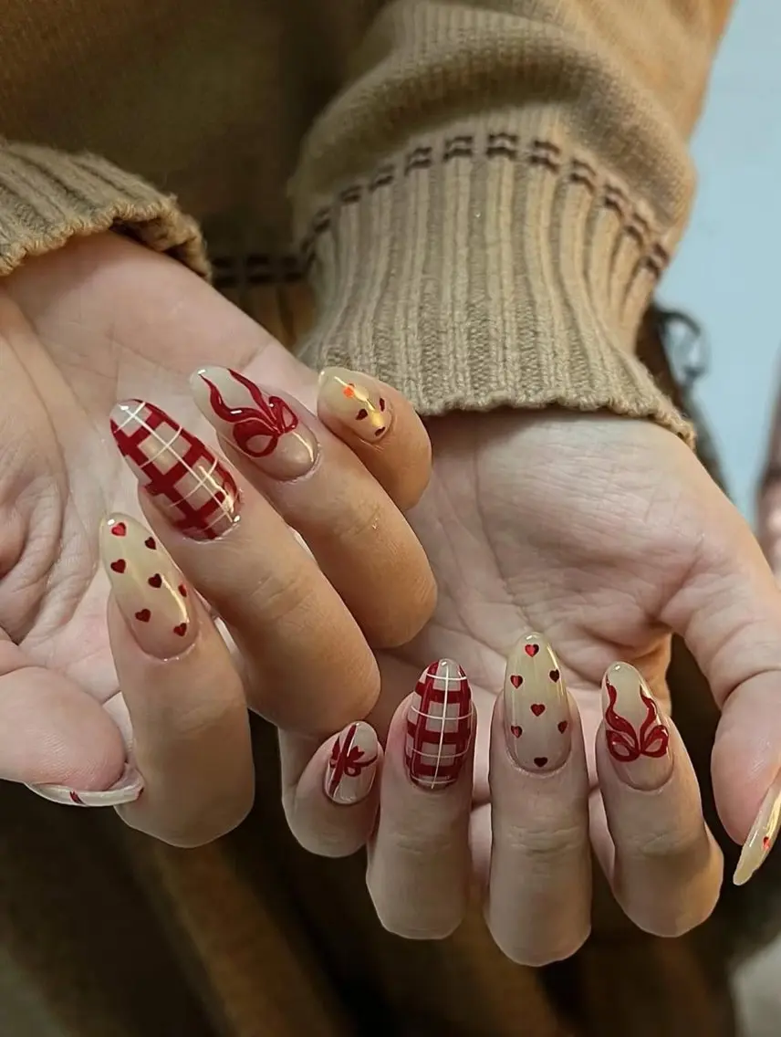 ネイル チークネイル フレンチネイル グラデーション キラキラネイル 韓国ネイル Minette nailHuongのネイルデザイン