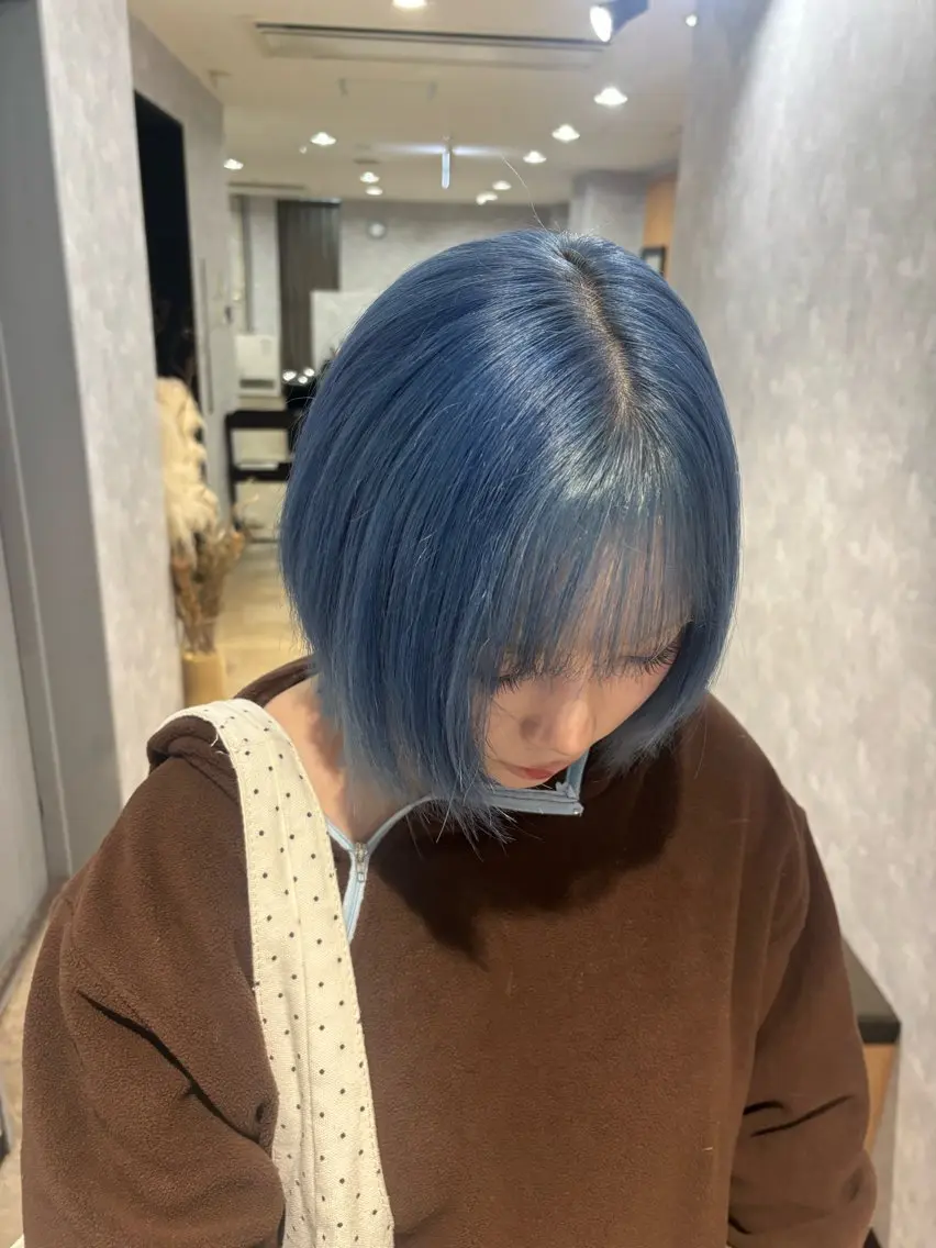 ショート カラー カット ヘアカラー 🌐NATSUMI 🌐【寒色カラー】のヘアスタイル