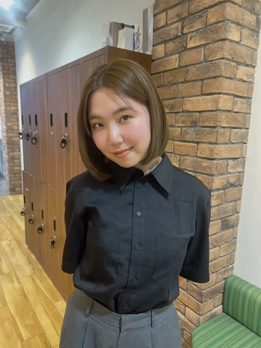 カラー ベージュカラー ブリーチ 透明感カラー ブリーチなしカラー オリーブベージュ NOA福島 RENA🌼のヘアスタイル