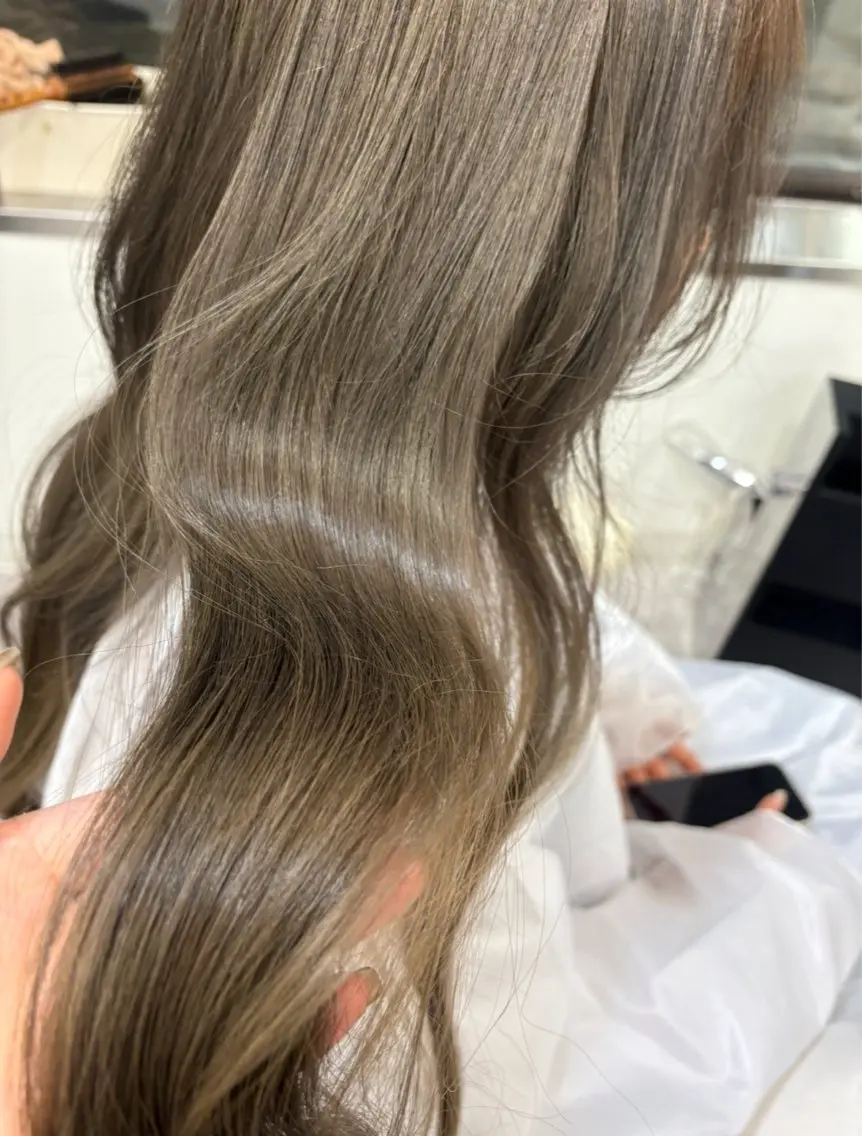 ロング カラー ヘアカラー 尾崎 美晴の眉毛・アイブロウイメージ