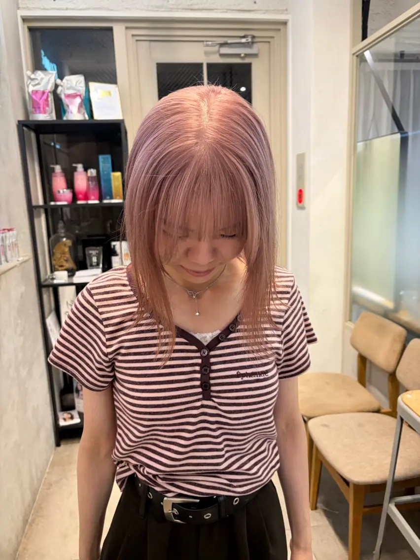 ミディアム カラー ミルクティー× グレージュMOMOのヘアスタイル