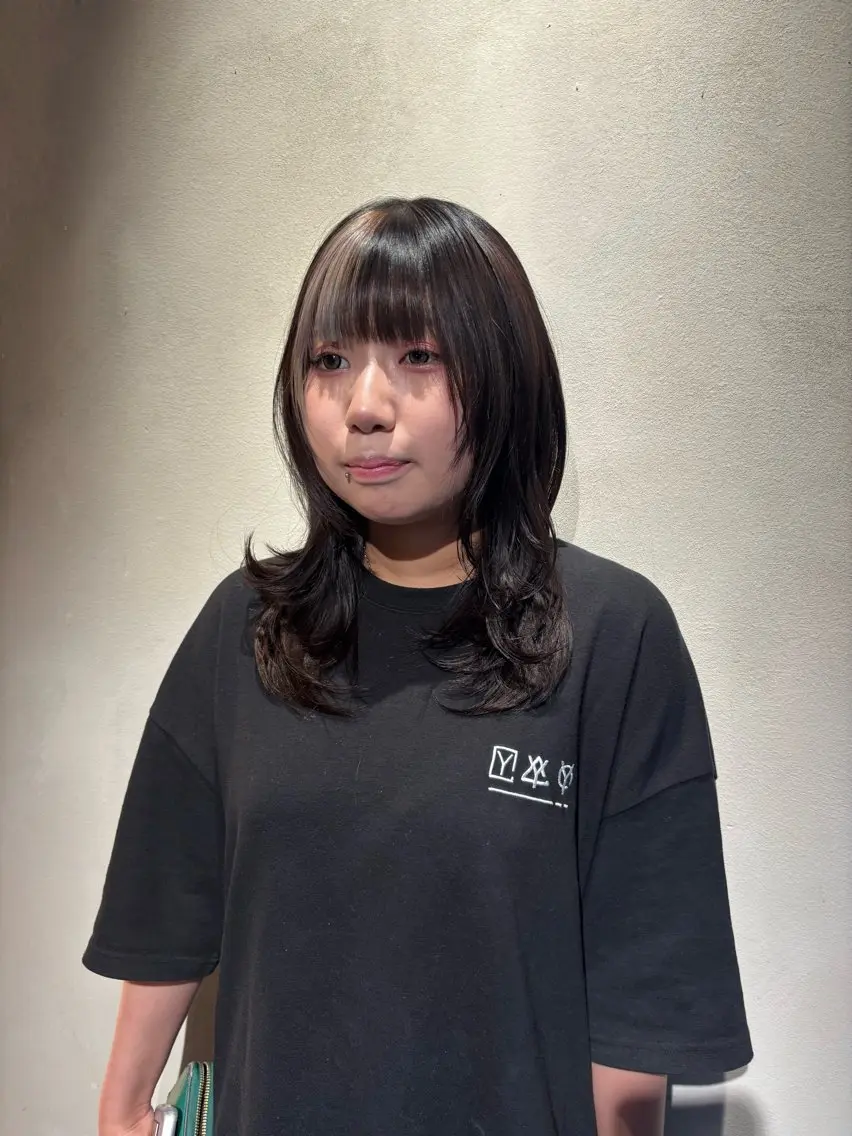 セミロング カット ⠀ リコのヘアスタイル
