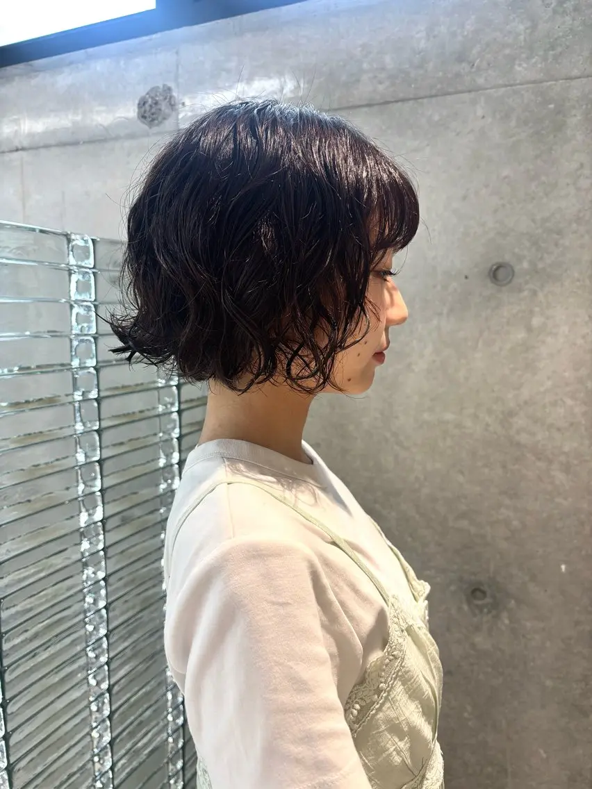 ミディアム パーマ ミディアムパーマ ボブ カット パーマ シンバヒナノ/パーマ レイヤー/髪質改善のヘアスタイル