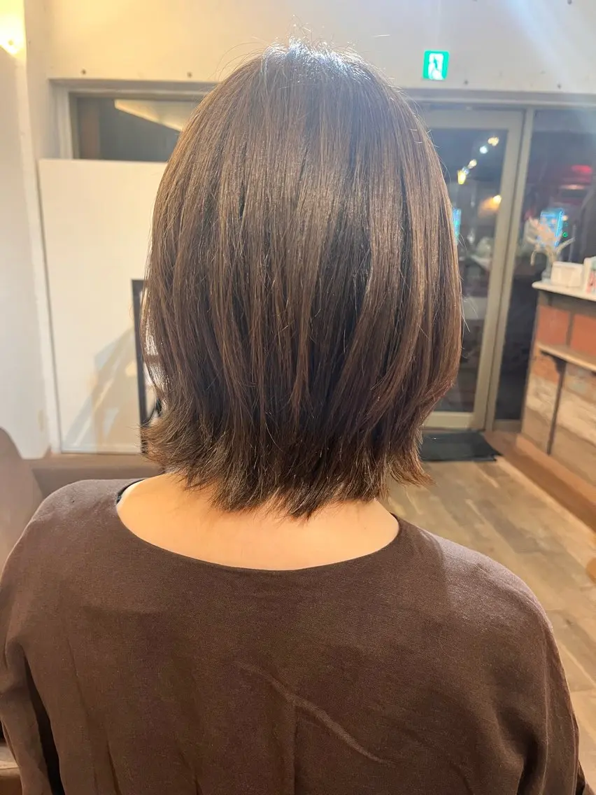 ミディアム ボブレイヤー ボブ くびれヘア レイヤーカット 外ハネヘア カット 臺 佳連のヘアスタイル