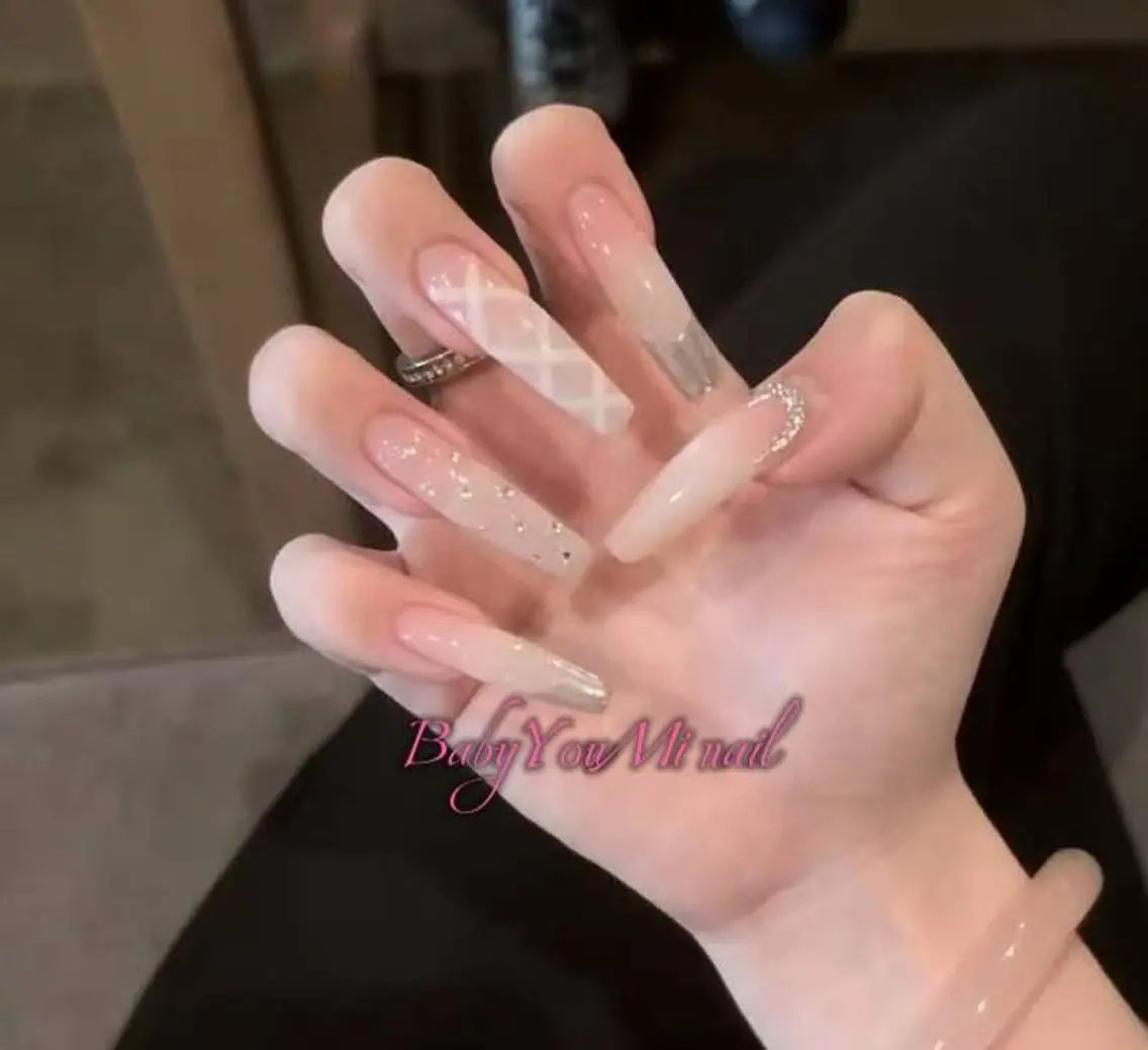 ネイル オーロラネイル フラワーネイル フットネイル フレンチネイル ジェルネイル ハンドネイル BabyYouMi nailのネイルデザイン