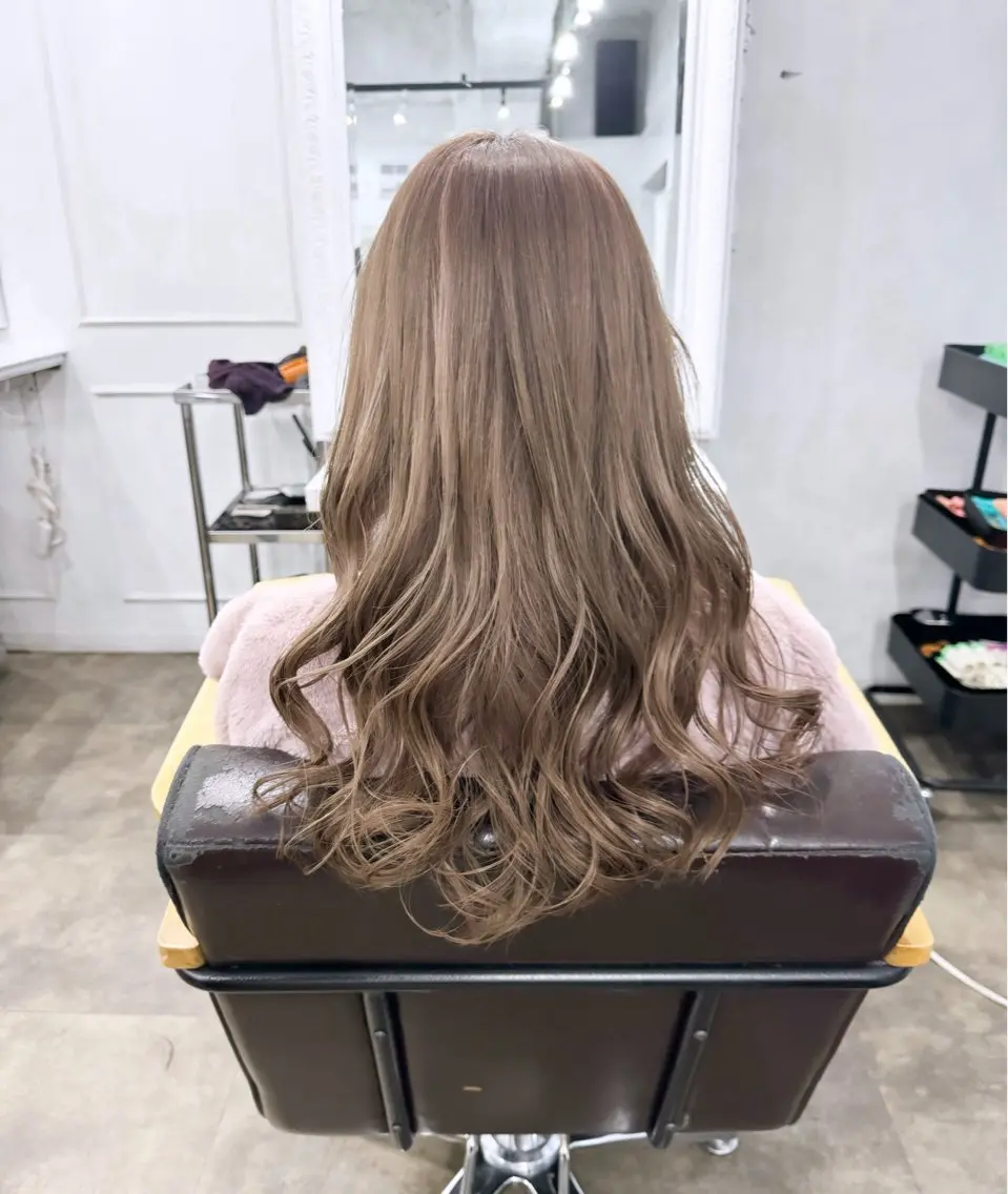 ロング カラー バレイヤージュ ミストバング ベージュカラー ブリーチ 抜きっぱなしブロンド 札幌ブリーチカラー/ ダブルカラー/ドイのヘアスタイル