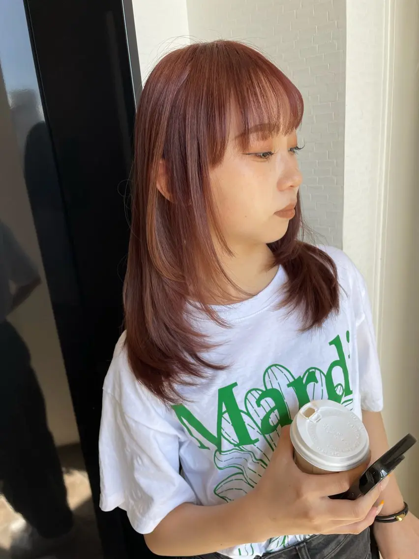 セミロング カラー ベージュカラー ピンクカラー ピンクベージュ レイヤーカット カット ヘアカラー YUI/ ブリーチカラー🌷のヘアスタイル