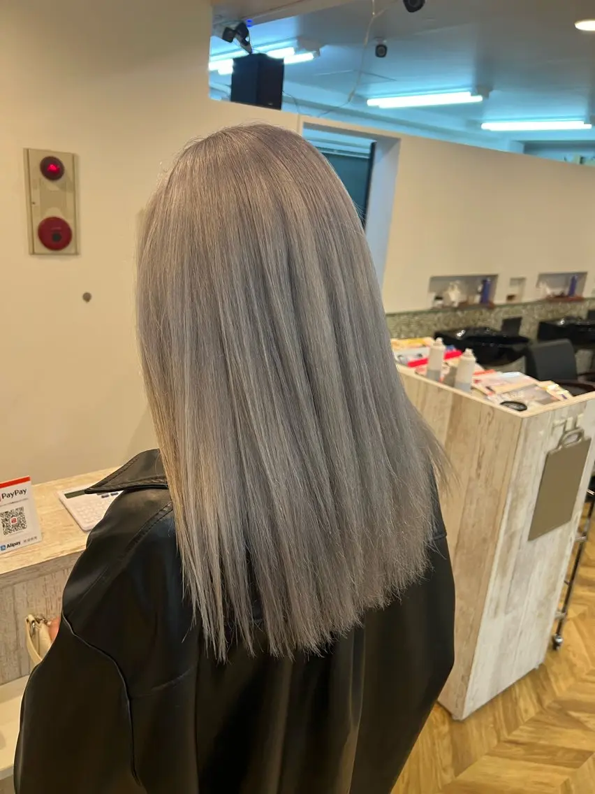 ロング カラー カット ヘアカラー トリートメント ブリーチ特化 梅田本多翔のヘアスタイル