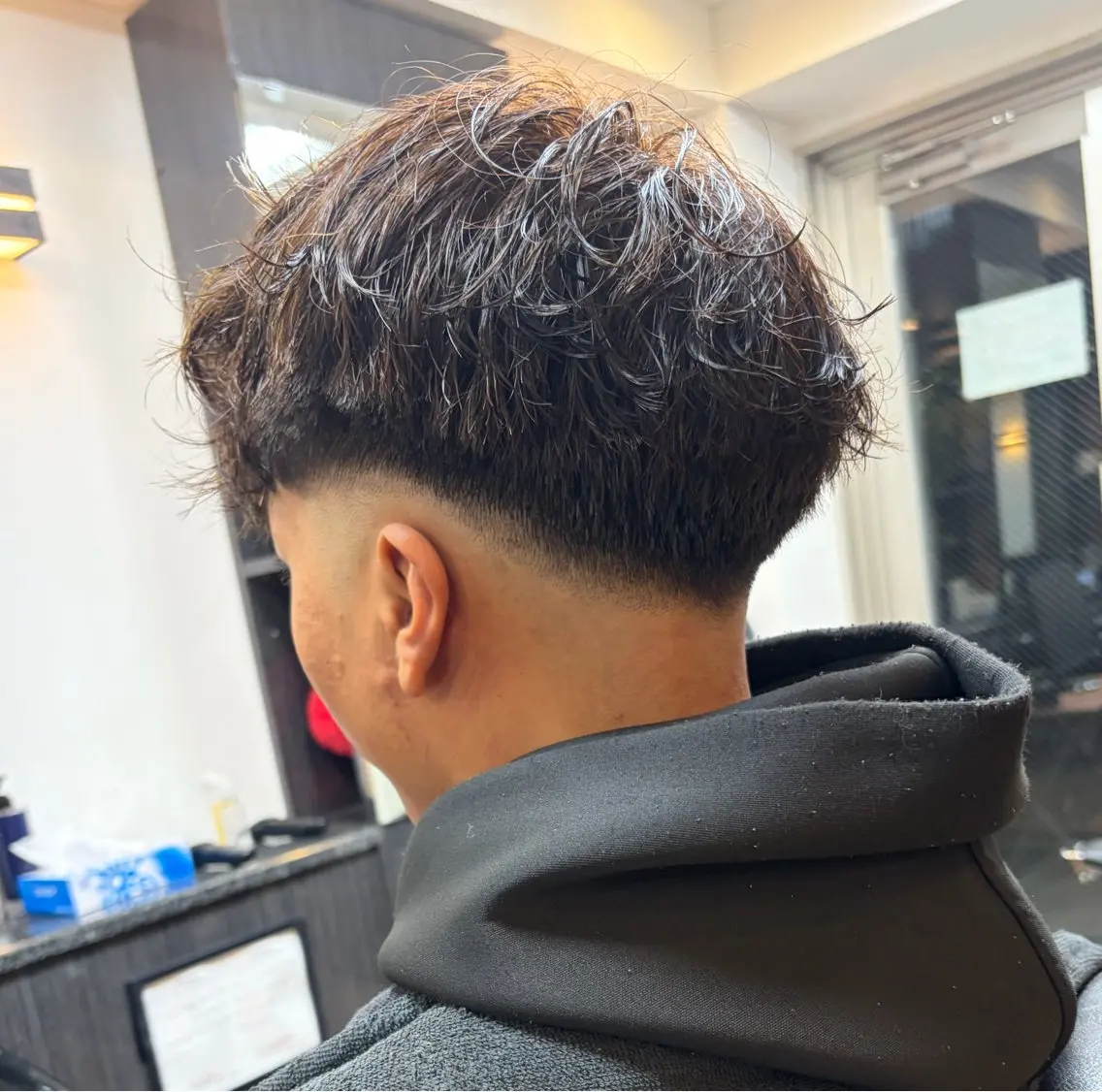 パーマ メンズ フェードカット メンズパーマ スパイラルパーマ カット パーマ 中村 立のヘアスタイル