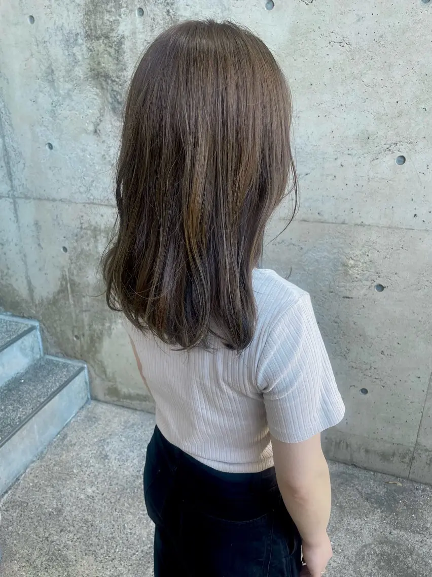 セミロング カラー 日高 香織のヘアスタイル
