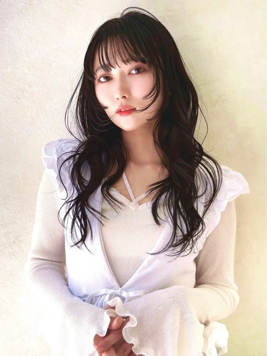 ロング 峠原 菜緒のヘアスタイル