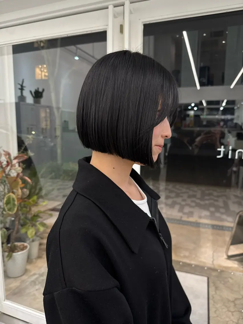 ショート 切りっぱなしボブ ボブ トレンド🌷 ボブ　パーマ🩰のヘアスタイル