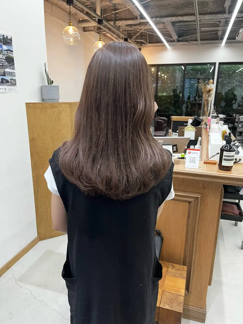 ミディアム カラー ヘアアレンジ ブリーチ ダブルカラー グレージュ ラベンダーカラー ラベンダーグレージュ カット ヘアカラー トリートメント ena/ブリーチなし 透明感・レイヤー🎀のヘアスタイル