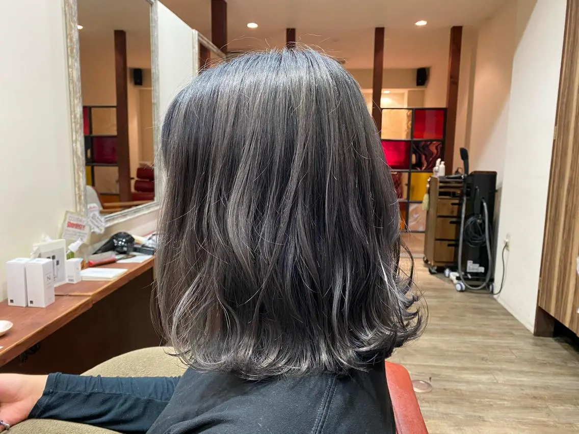 ミディアム カラー ヘアカラー トリートメント 松村 未央のヘアスタイル