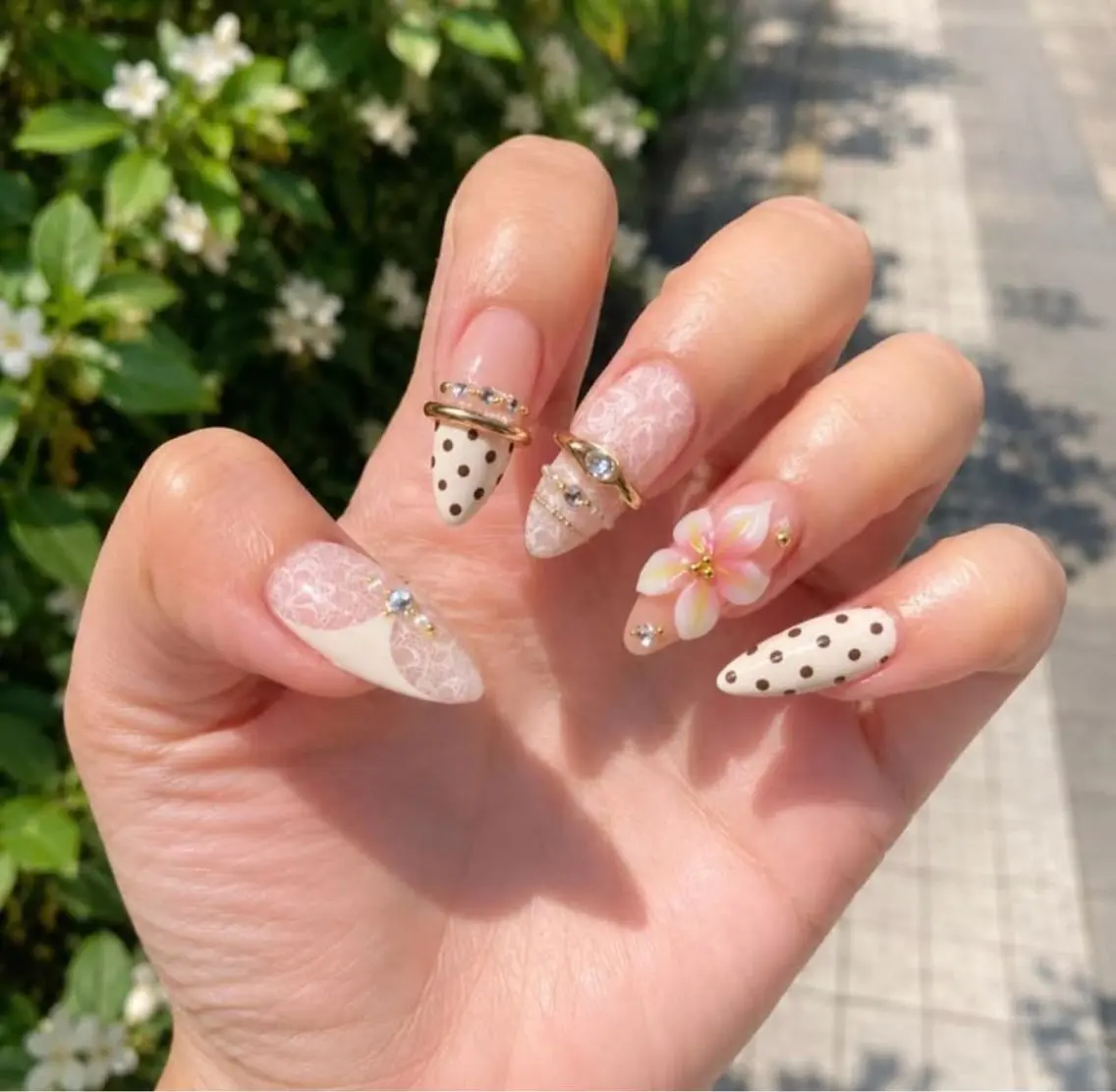 ネイル ジェルネイル キラキラネイル 韓国ネイル 持ち込み ワンホンネイル ハンドネイル Blingg NailStudioのネイルデザイン