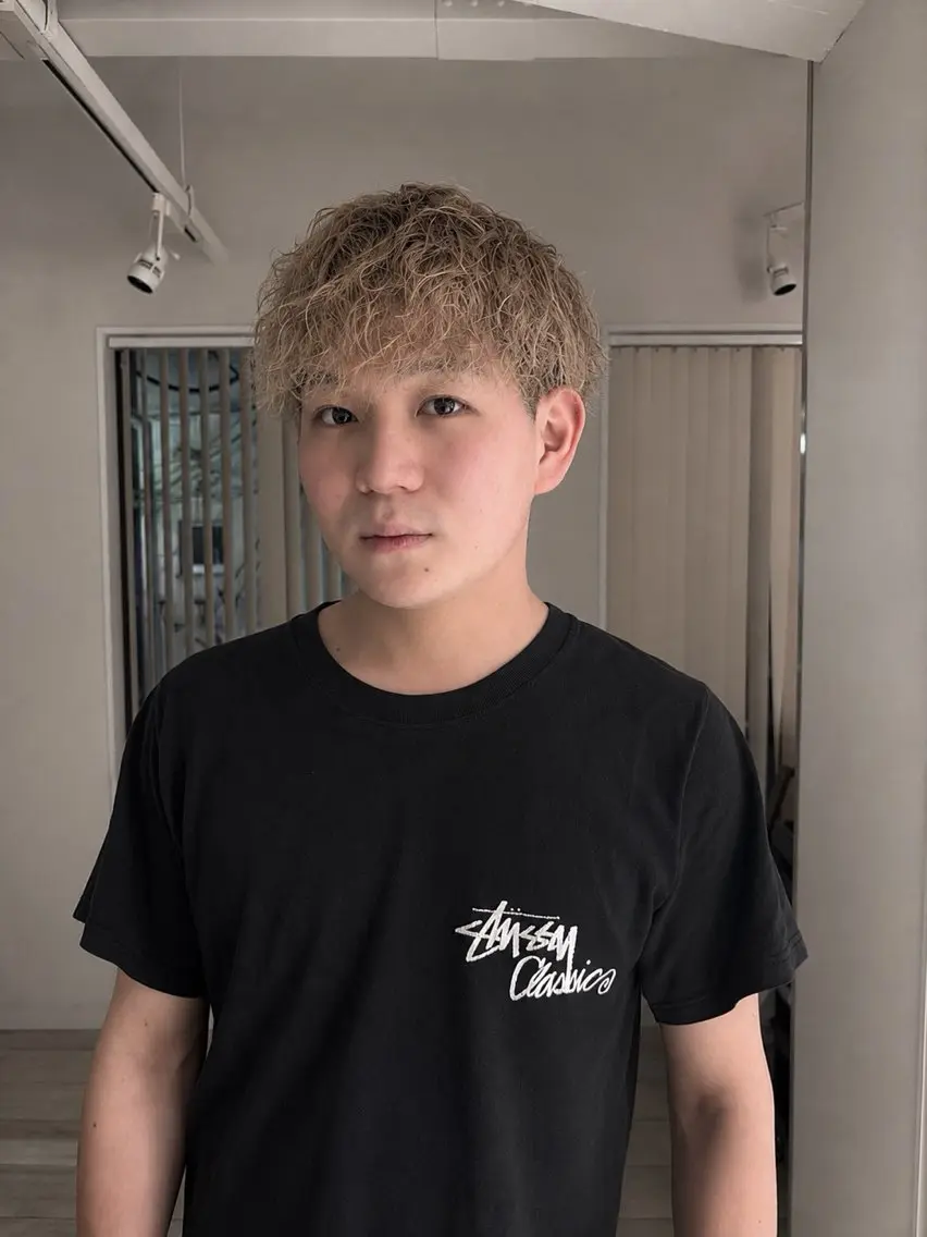 ショート メンズ メンズブリーチ メンズハイトーン メンズパーマ カット パーマ 中島 史優のヘアスタイル