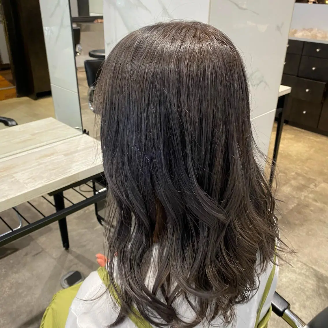 ミディアム カラー アッシュ アッシュグレー 増子 祐太朗のヘアスタイル