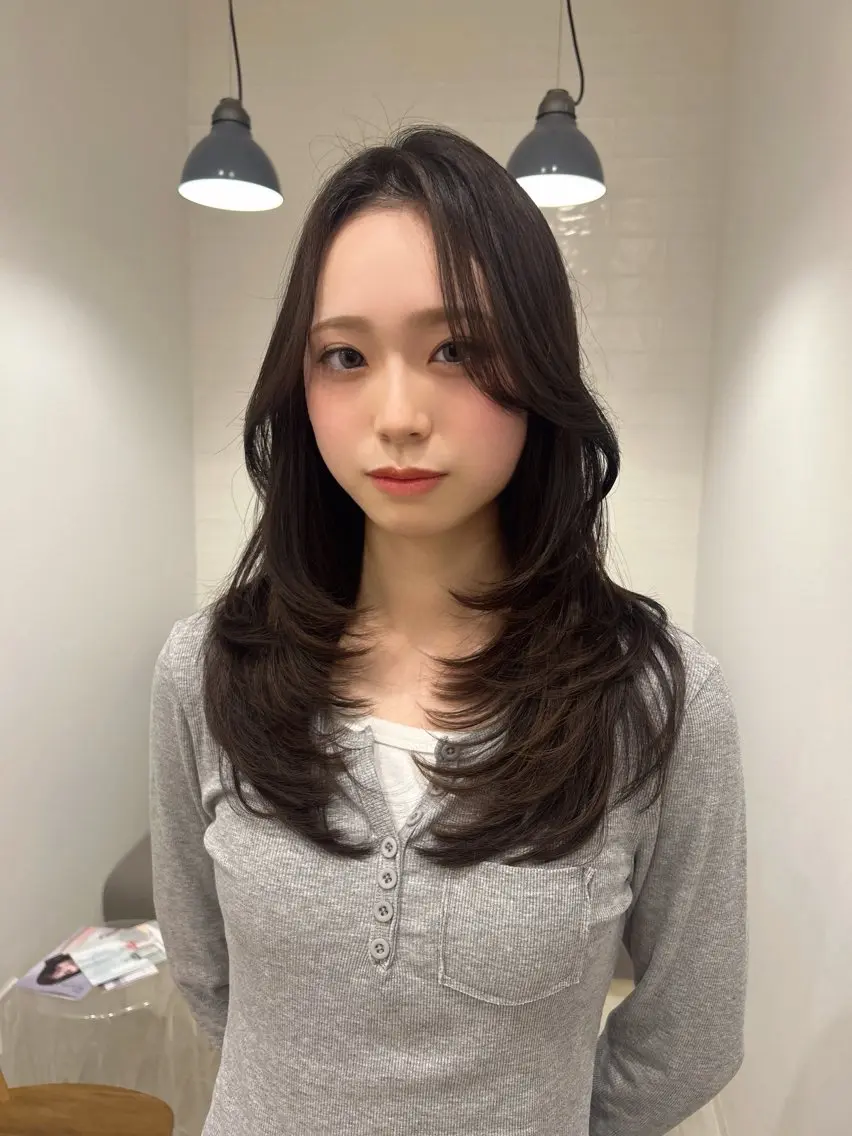 ロング レイヤーカット/長岡 グレージュ/マユ🎀のヘアスタイル