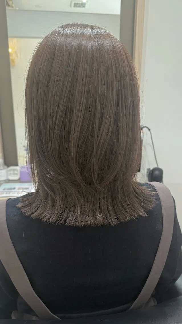 ミディアム カラー ボブレイヤー グレージュ オリーブグレージュ オリーブグレー ボブ tocca🪴 ARISA🕊️のヘアスタイル