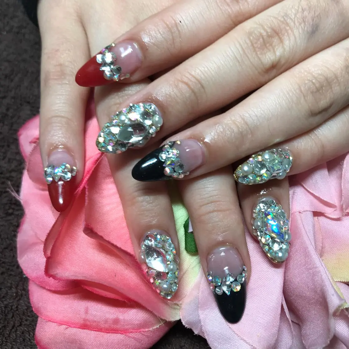セミロング ネイル フレンチネイル ストーンネイル ハンドネイル 《LB》ラブリエ Nail&eyeのマツエク・マツパデザイン