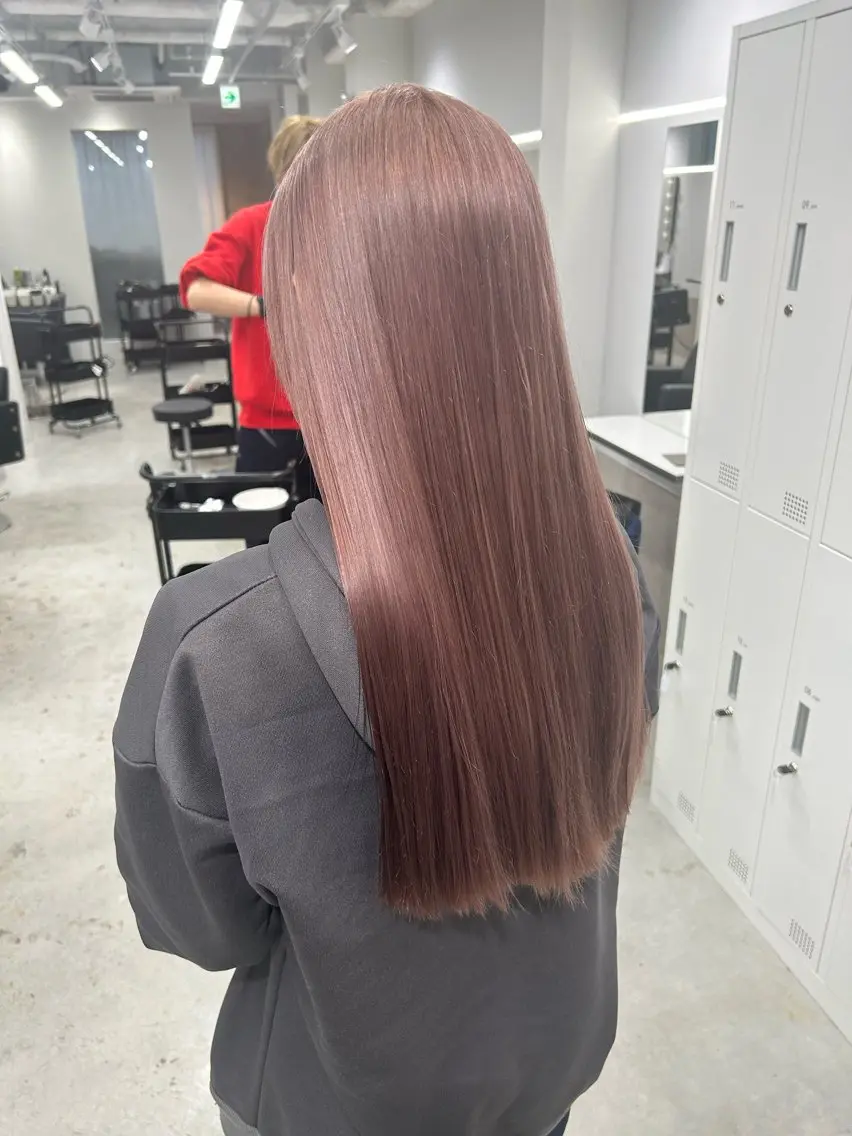 ロング カラー ベージュカラー ピンクカラー ピンクベージュ ヘアカラー Gisel みらののヘアスタイル