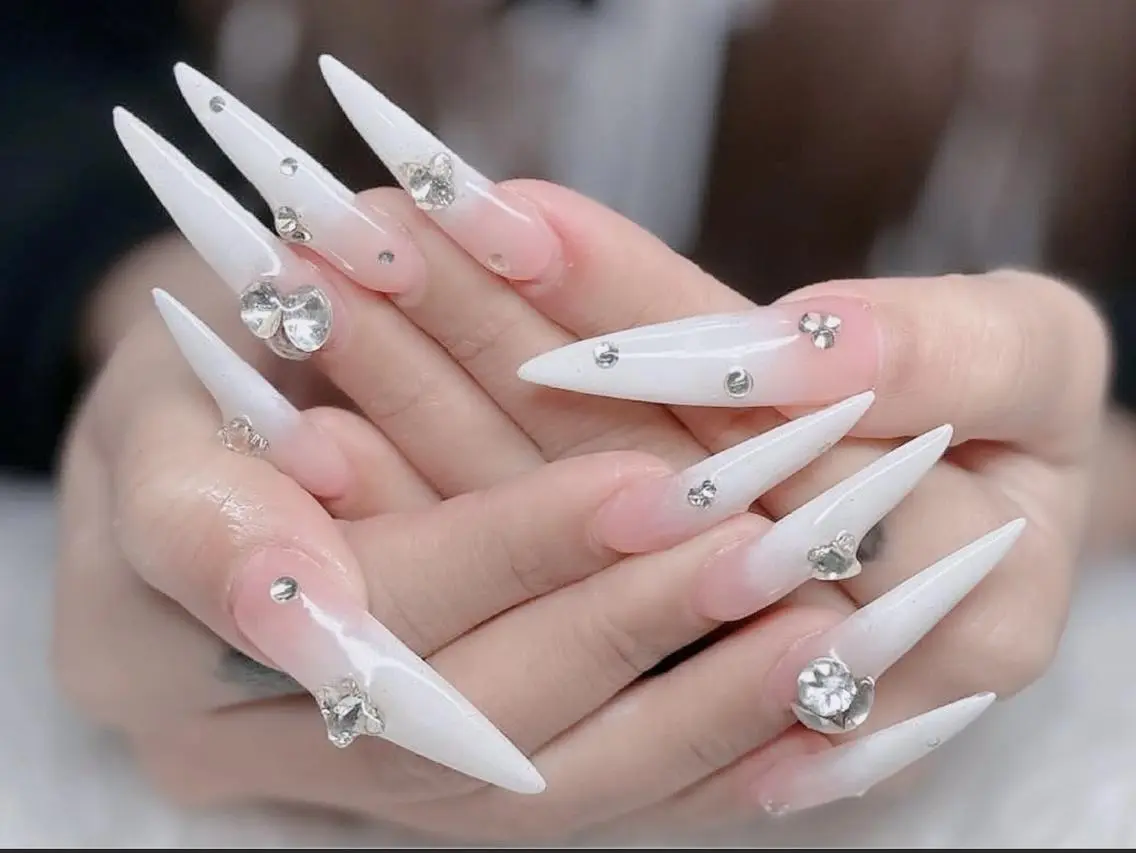 ネイル 韓国ネイル マグネットネイル 持ち込み ニュアンスネイル シンプルネイル ハンドネイル Huyn Nail Shinjyukuのネイルデザイン