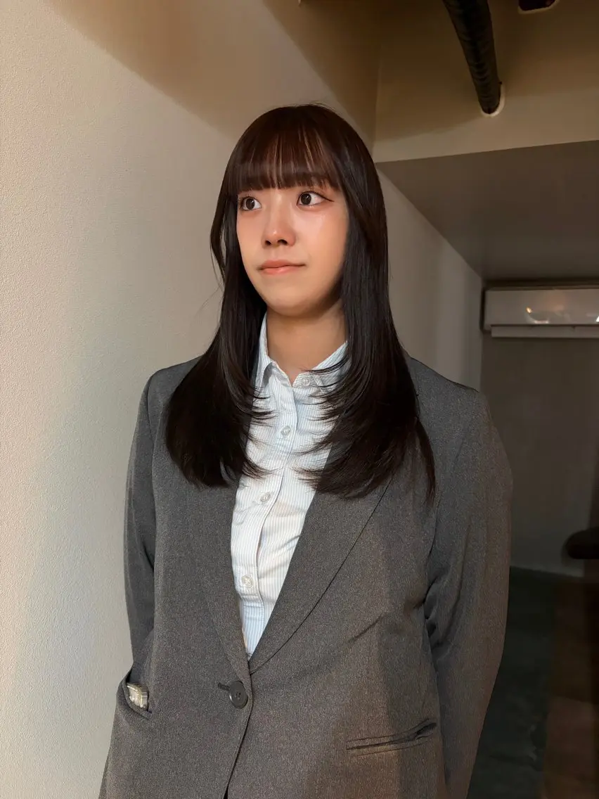 セミロング レイヤーカット カット ヘアカラー 三浦 ふたばのヘアスタイル