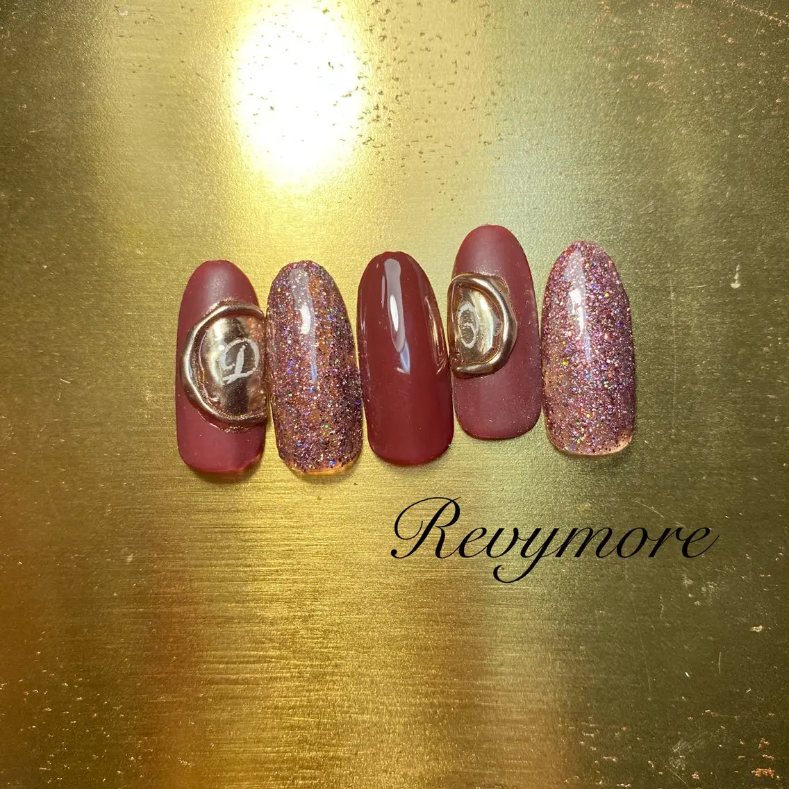 ネイル ジェルネイル キラキラネイル 韓国ネイル ニュアンスネイル オフィスネイル nail salon Revymoreのネイルデザイン