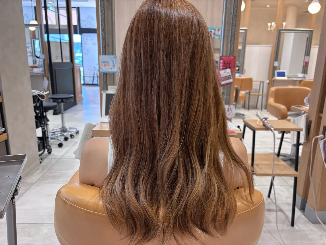 カラー ベージュカラー ハイライトカラー かわにし ゆきのヘアスタイル