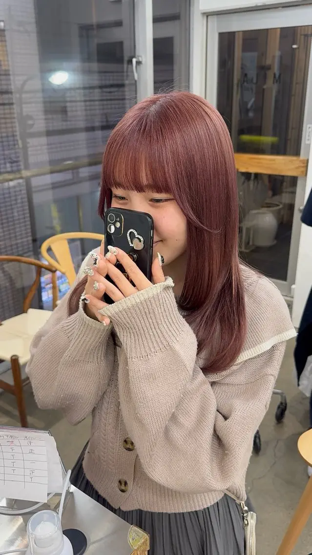 ミディアム カラー ベージュカラー ピンクカラー ピンクベージュ ヘアカラー 新宿 似合わせカラー HINAのヘアスタイル