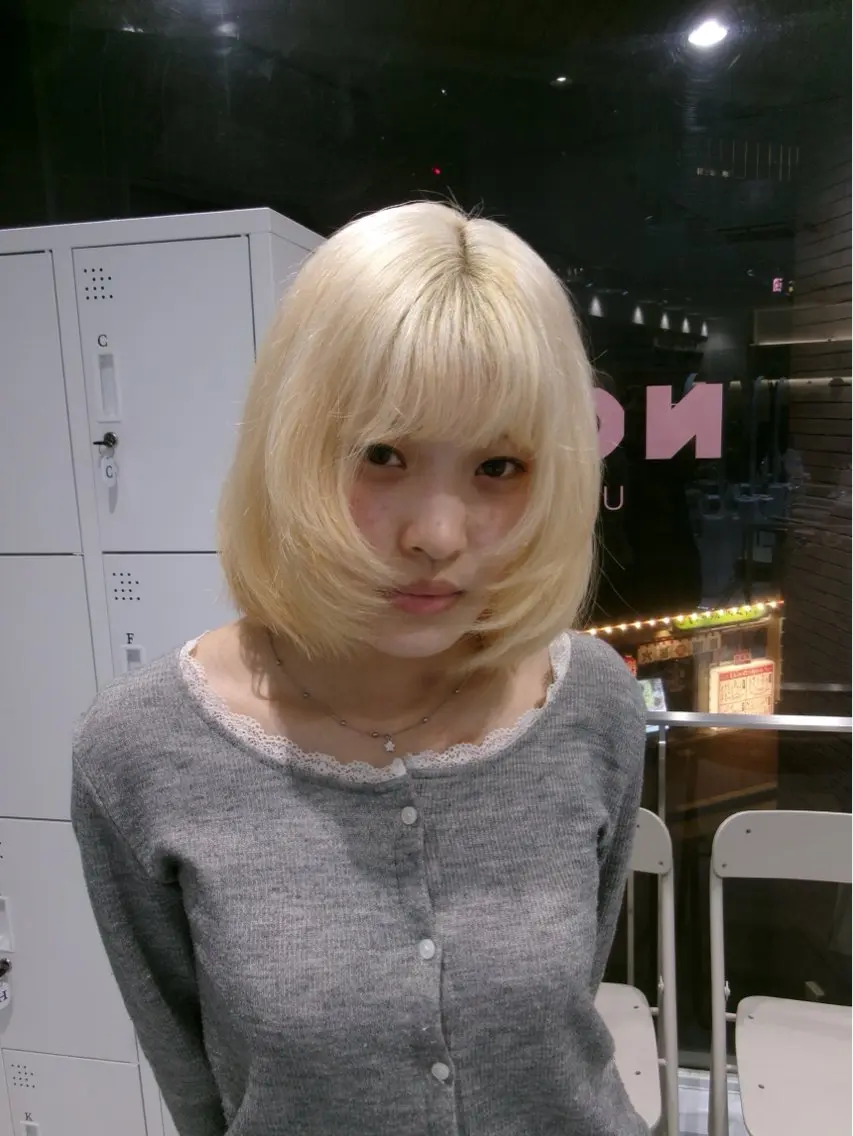 ミディアム カラー 抜きっぱなしブロンド ブロンド トリートメント ヘアカラー なりた るいのヘアスタイル