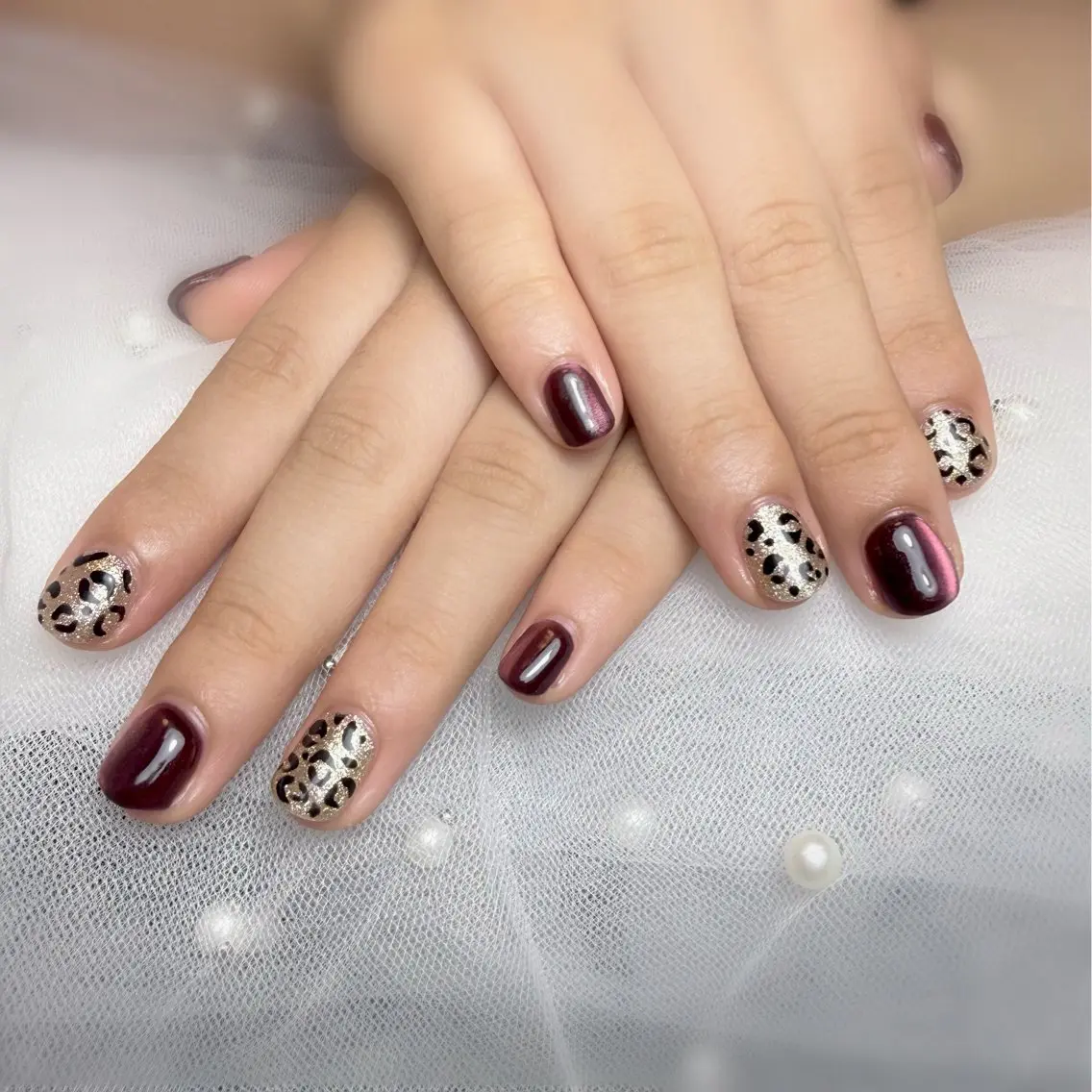 ネイル アニマル柄 ボルドー ジェルネイル マグネットネイル 持ち込み ハンドネイル nail salon MELOのネイルデザイン