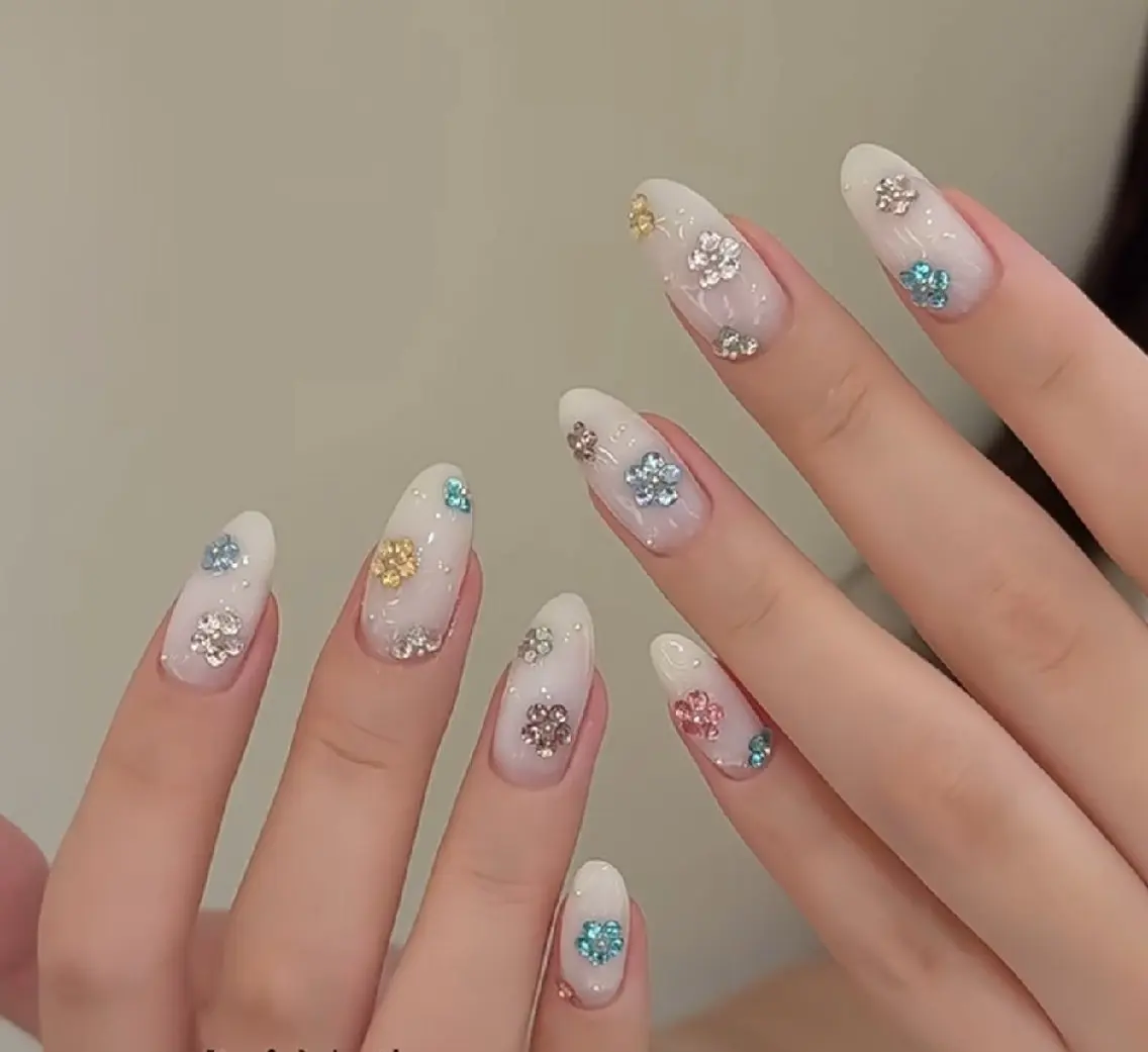 ネイル 🍒☘️未 来🍒☘️のネイルデザイン