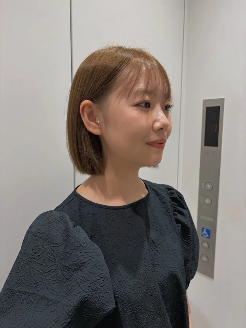 ミディアム カラー ベージュカラー ブリーチ 透明感カラー ダブルカラー ブリーチなしカラー カット ヘアカラー トリートメント 砂原 ひよりのヘアスタイル