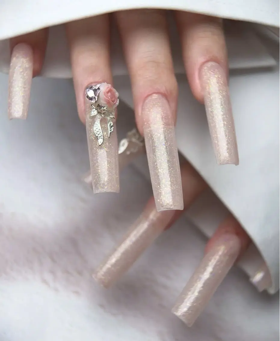 ネイル フレンチネイル キラキラネイル マグネットネイル ミラーネイル ニュアンスネイル ハンドネイル Tira Nailのネイルデザイン