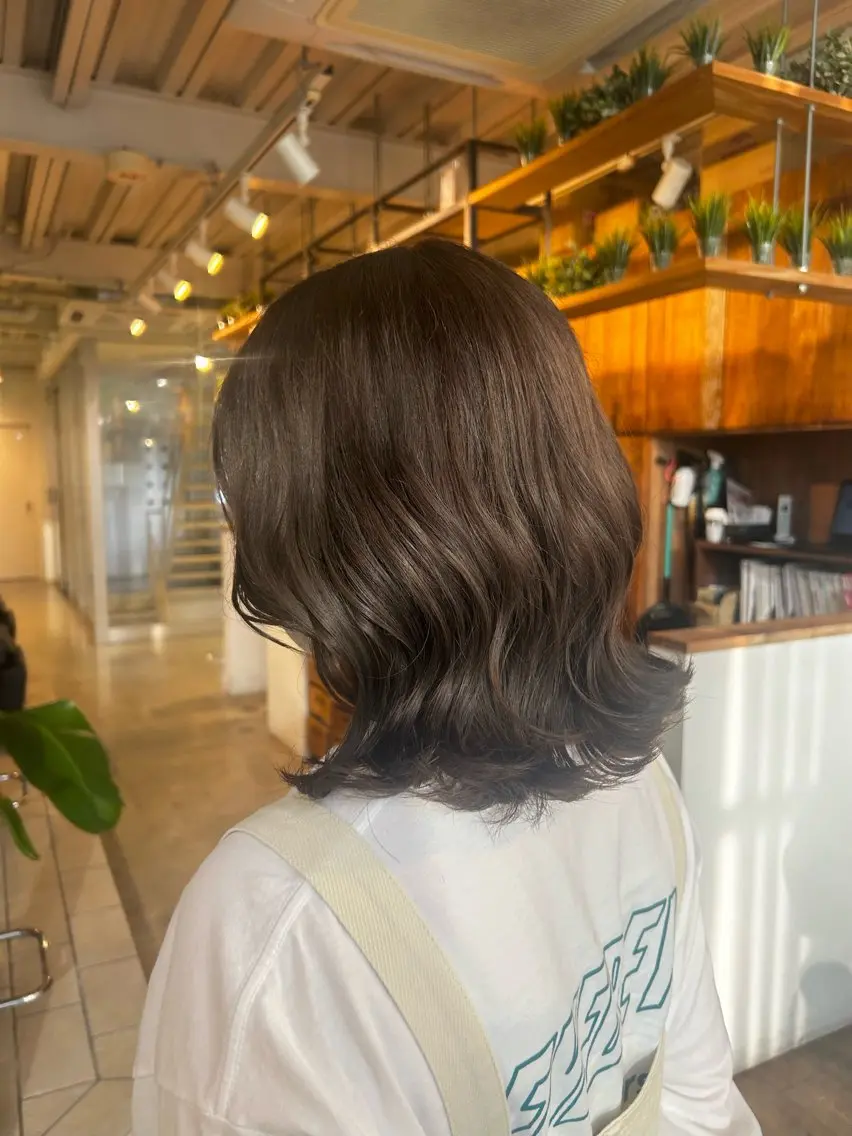 ミディアム 白上 愛佳のヘアスタイル