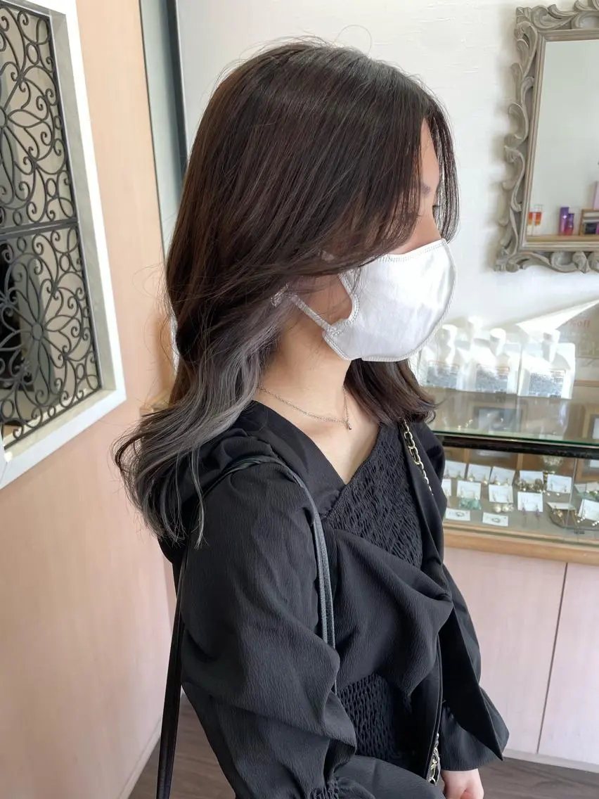 💍イヤリングカラー＋全頭オンカラー＋トリートメント💍耳上のみブリーチ、cut＋2200円の写真
