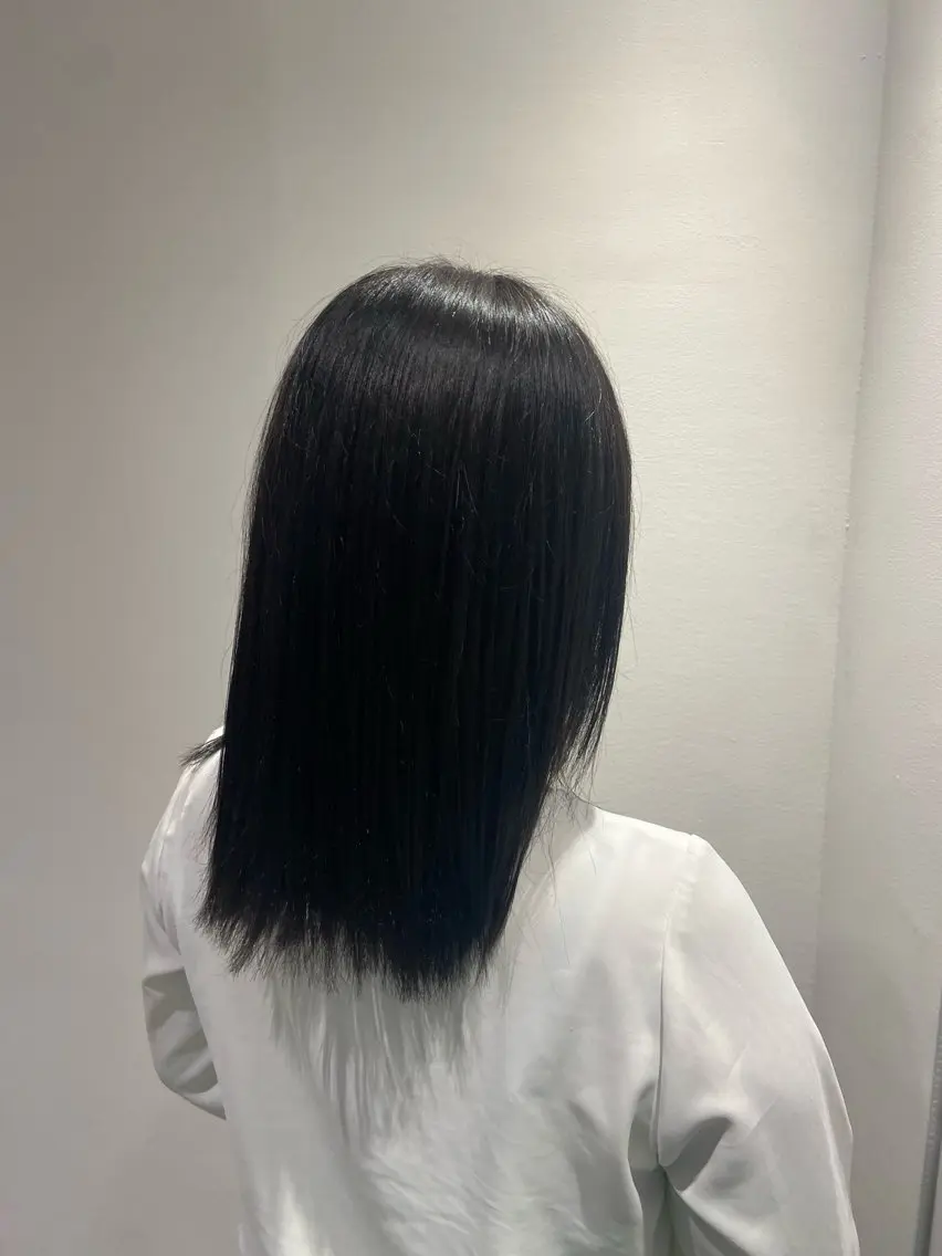 セミロング ヘアカラー 松下 茉紀👱🏻♀️のヘアスタイル