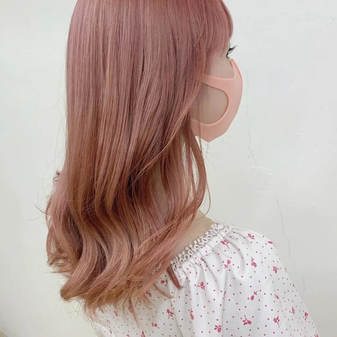 ミディアム カット ヘアカラー トリートメント 顔周りレイヤー/新宿 /モテ艶カラー/航介のヘアスタイル