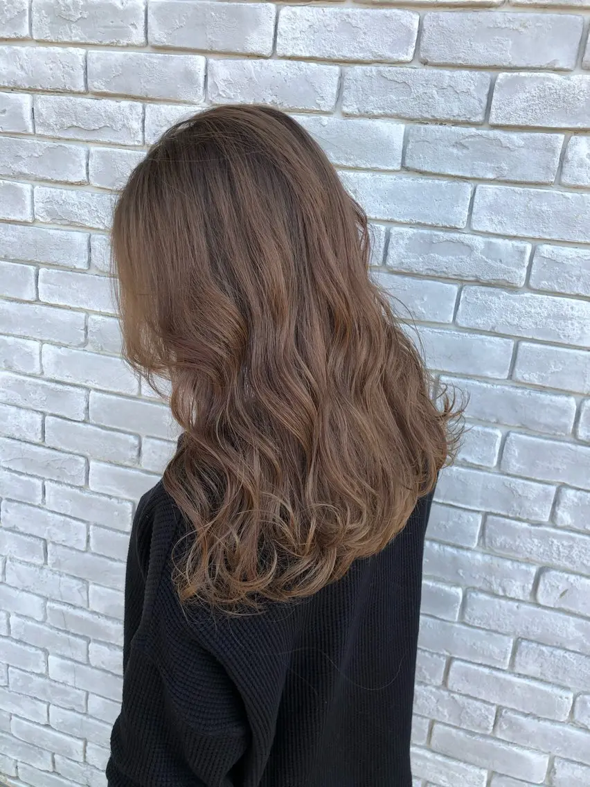 セミロング カラー 艶髪特化 しゅんぼう 長岡髪質改善のヘアスタイル