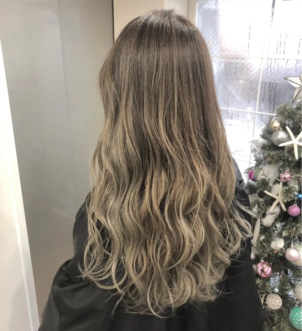 ロング カラー カット ヘアカラー 片桐 大介のヘアスタイル