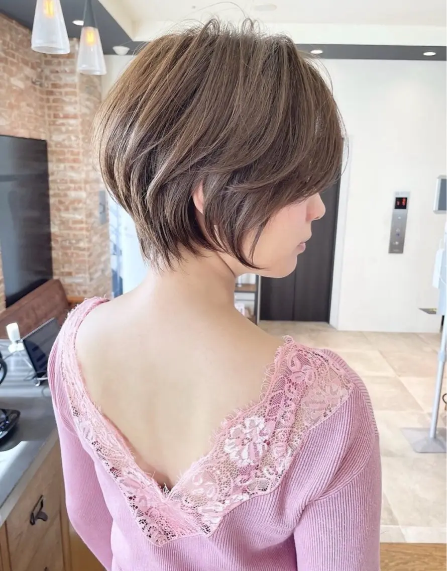 ショート ショートヘア カット ヘアカラー 白髪ぼかし×似合わ せショート/荒砂のヘアスタイル