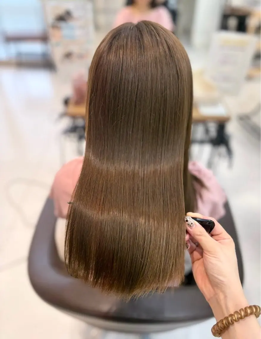 ミディアム カット ヘアカラー MANA |ベージュカラーのヘアスタイル